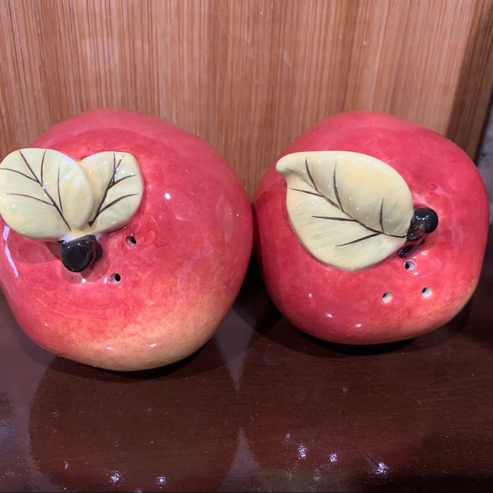 C.I.C Red Apple Salt & Pepper Shakes